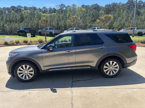 Used 2022 Ford Explorer Limited w/ Equipment Group 301A image 21