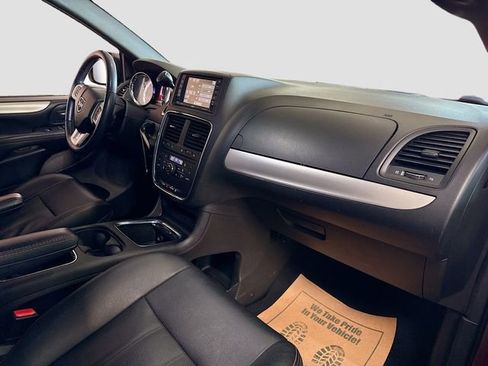 Used 2019 Dodge Grand Caravan GT FWD image 26