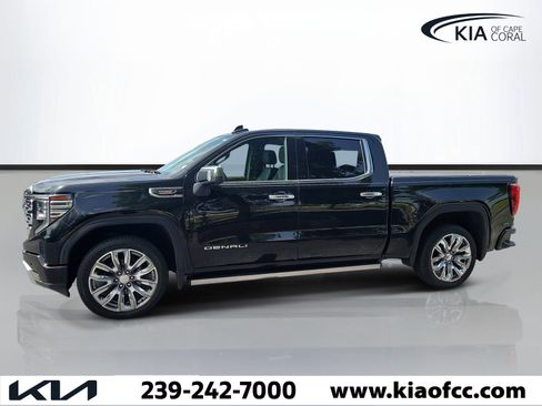 Used 2024 GMC Sierra 1500 Denali w/ Denali Reserve Package AWD/4WD image 4