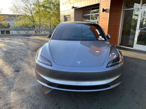 Used 2025 Tesla Model 3 Long Range image 2