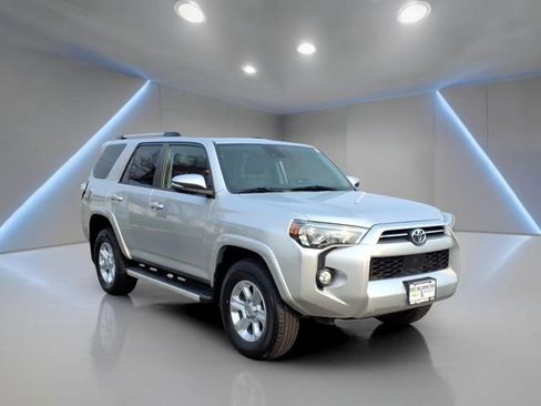 Used 2020 Toyota 4Runner SR5 Premium w/ Moonroof Package AWD/4WD image 1