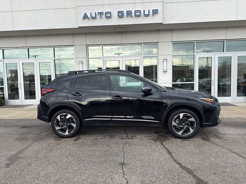 Used 2024 Subaru Crosstrek 2.5i Limited image 2