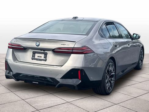Used 2025 BMW i5 xDrive40 w/ Executive Package AWD/4WD image 9