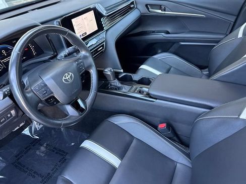 Used 2025 Toyota Camry SE FWD image 10