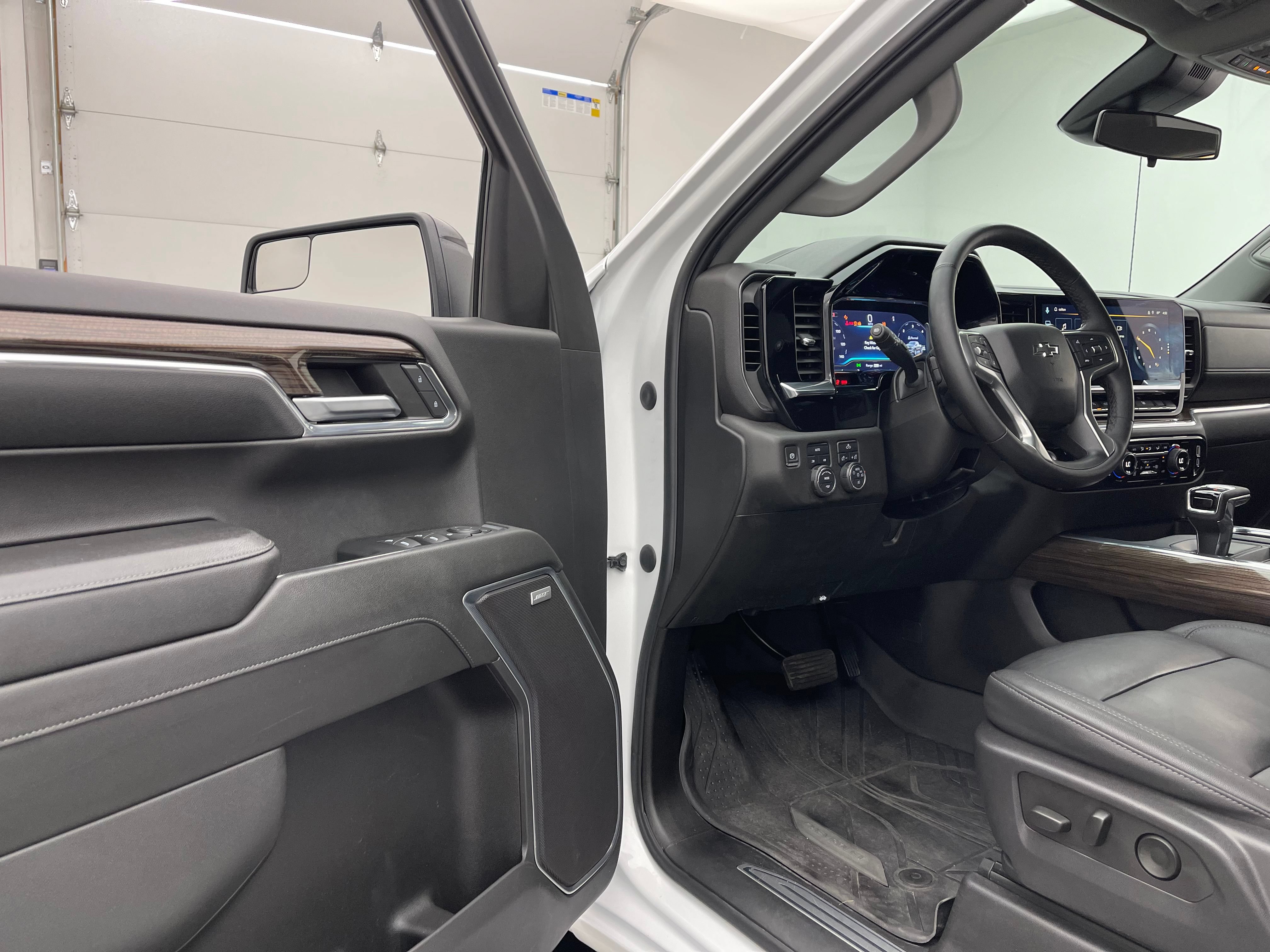 Used 2024 Chevrolet Silverado 1500 RST w/ Redline Edition AWD/4WD image 14
