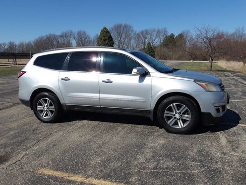 Used 2016 Chevrolet Traverse LT image 1