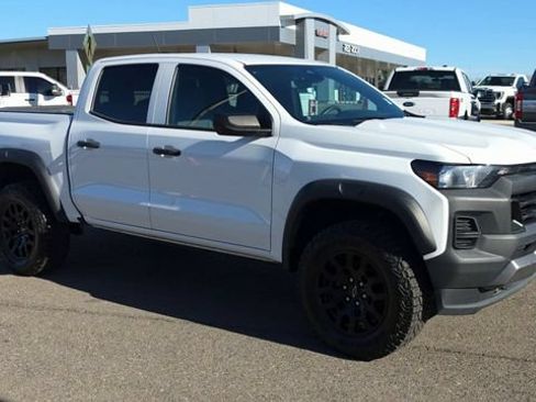 Used 2023 Chevrolet Colorado Trail Boss w/ Advanced Trailering Package AWD/4WD image 2