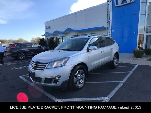 Used 2016 Chevrolet Traverse LT FWD image 4