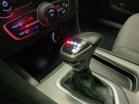 Used 2022 Dodge Charger SXT RWD image 22