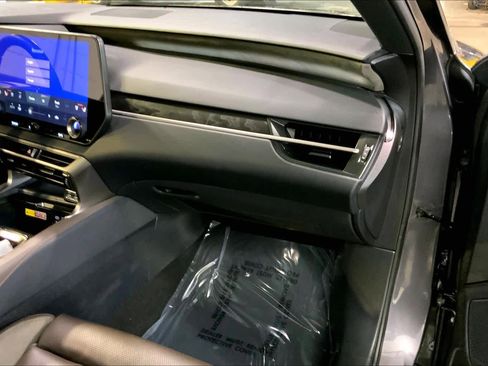 Certified 2025 Lexus RX 450h Luxury w/ Convenience Package image 19