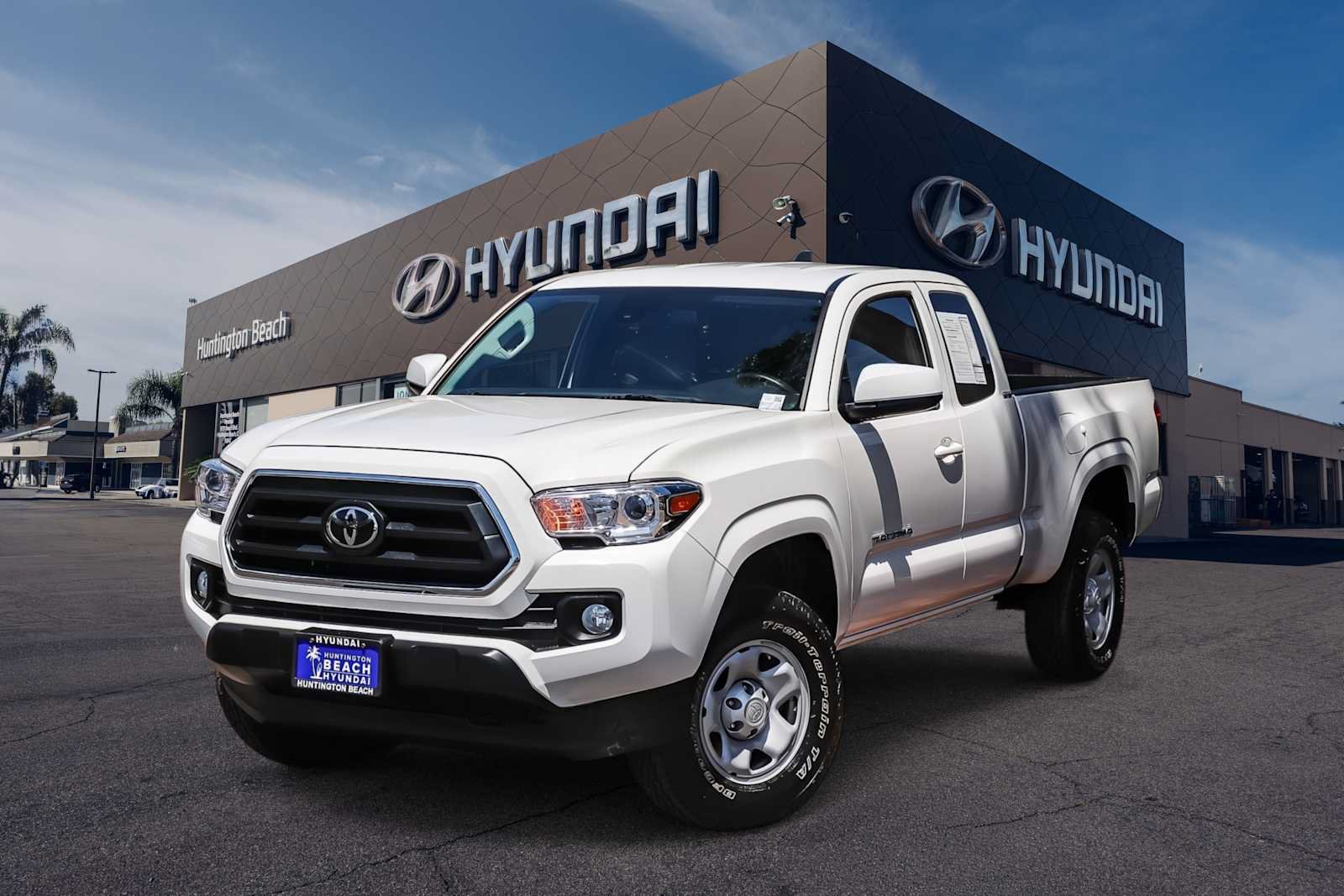 Used 2021 Toyota Tacoma SR5 RWD image 1