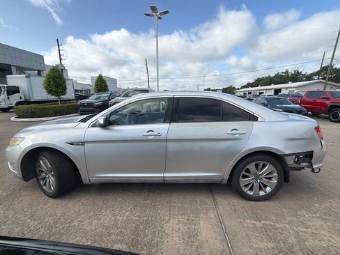 Used 2010 Ford Taurus Limited FWD image 7