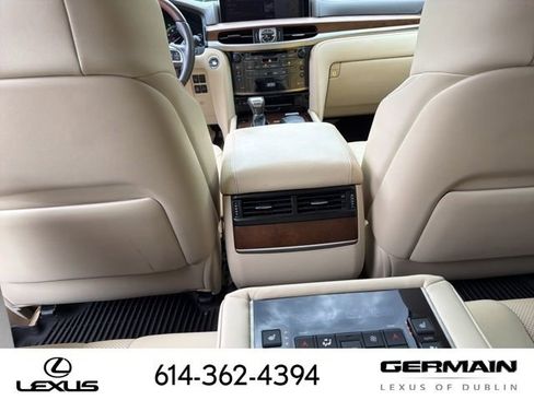 Used 2021 Lexus LX 570 4WD w/ Luxury Package image 16