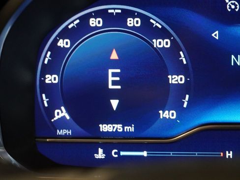 Used 2023 Chevrolet Tahoe Z71 w/ Luxury Package image 5