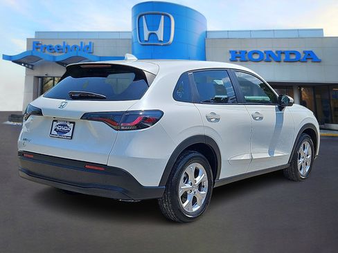 Used 2023 Honda HR-V LX image 7