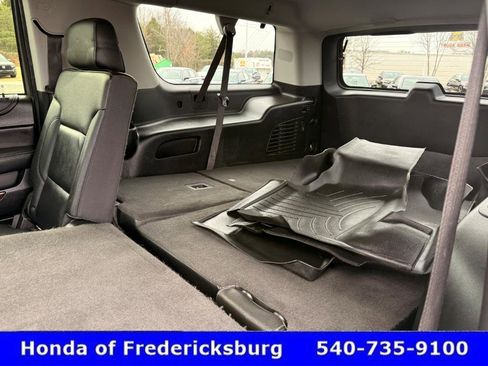 Used 2018 Chevrolet Suburban LT w/ Luxury Package image 40