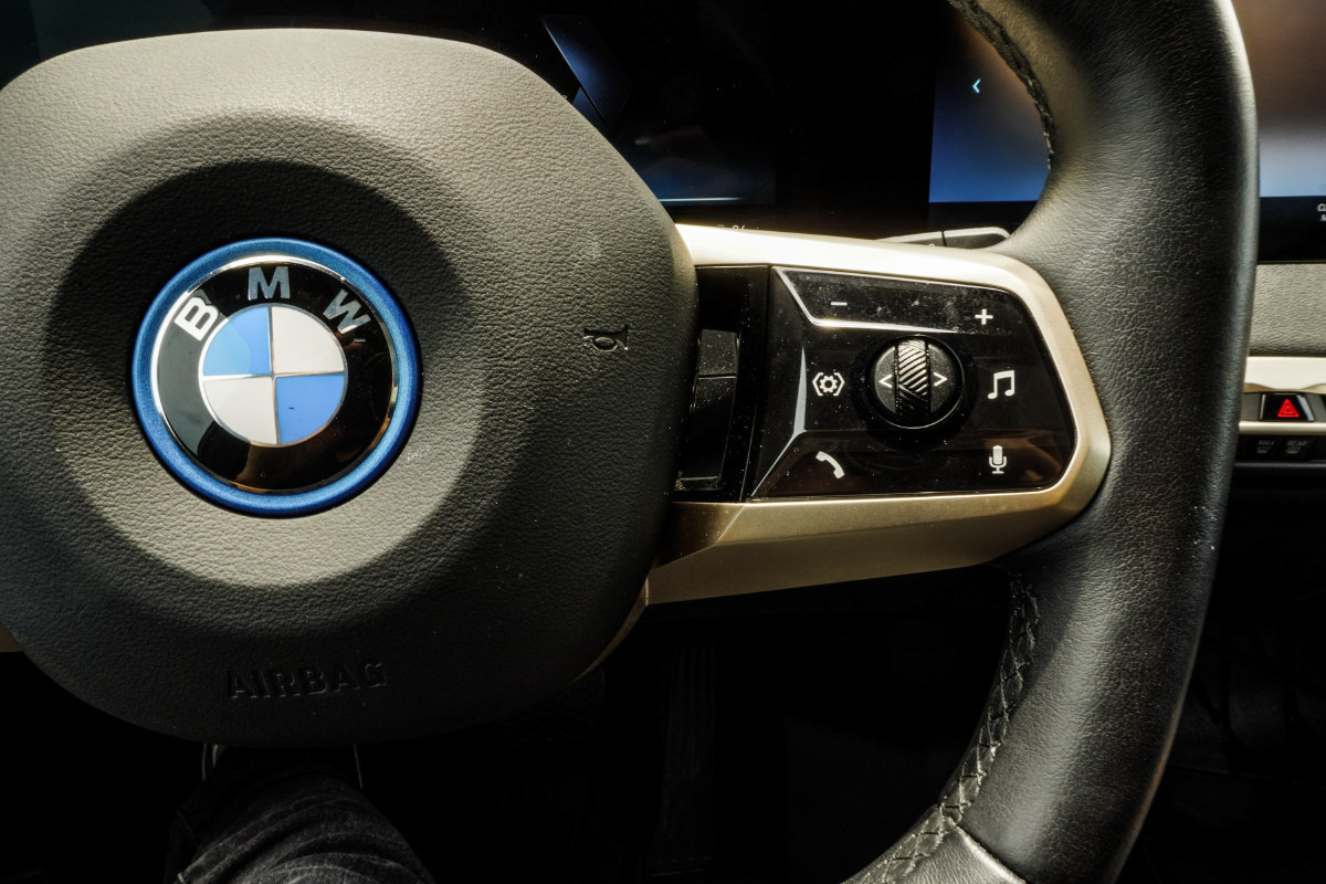 Used 2023 BMW iX M60 w/ Executive Package AWD/4WD image 28