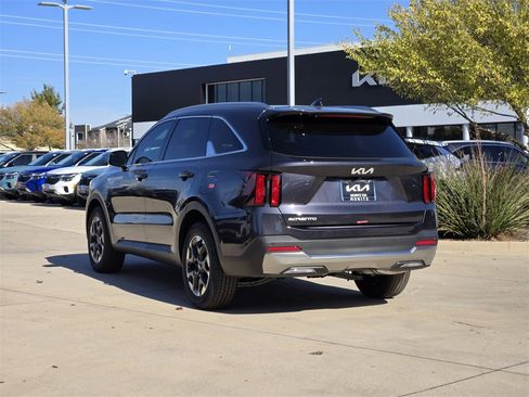 New 2026 Kia Sorento S image 3