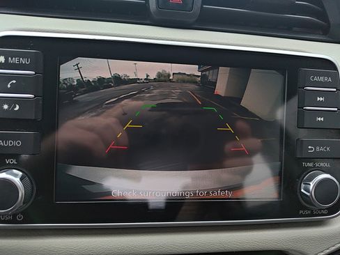 Used 2021 Nissan Versa SV FWD image 20