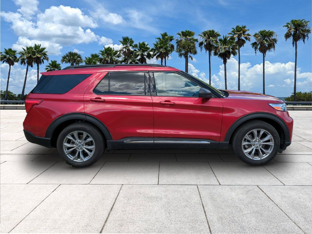 Used 2023 Ford Explorer XLT w/ Equipment Group 202A RWD image 9