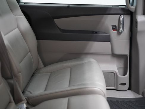 Used 2014 Honda Odyssey Touring image 39