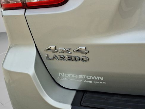 Used 2012 Jeep Grand Cherokee Laredo image 29