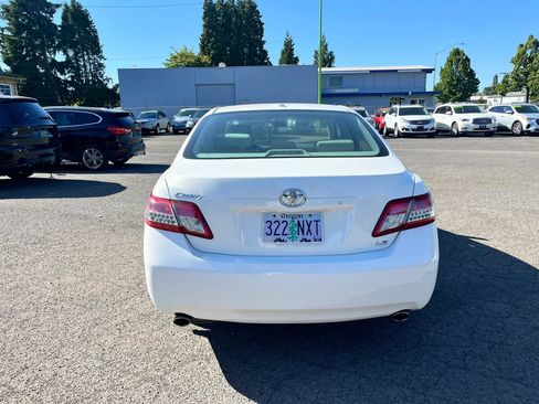 Used 2010 Toyota Camry XLE FWD image 4