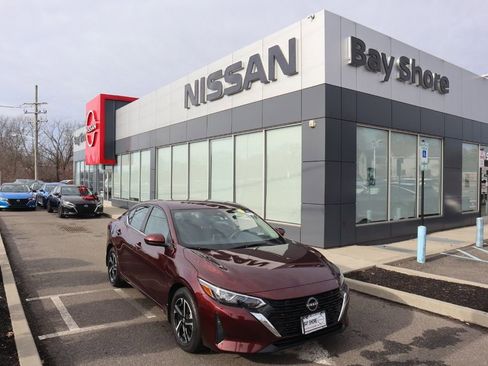 Certified 2025 Nissan Sentra SV image 2