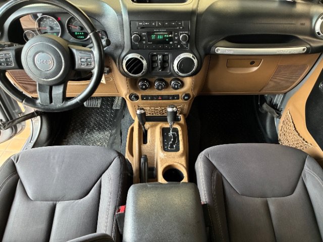 Used 2013 Jeep Wrangler Unlimited Sahara w/ Connectivity Group AWD/4WD image 16