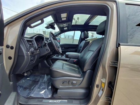 Used 2021 Nissan Titan PRO-4X w/ Pro-4x Convenience Package AWD/4WD image 17