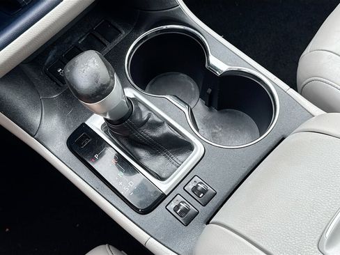 Used 2014 Toyota Highlander XLE image 17