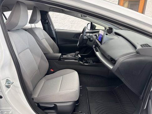 Certified 2026 Toyota Prius LE image 43
