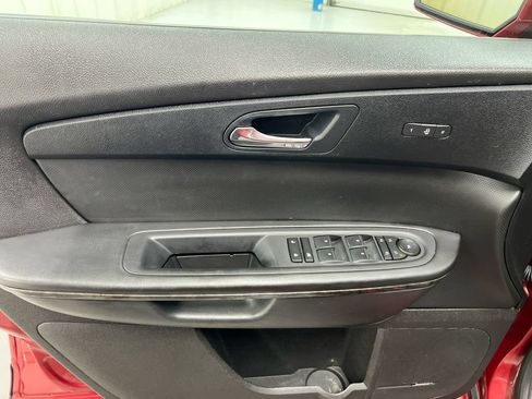 Used 2012 GMC Acadia Denali AWD/4WD image 21