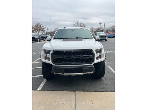 Used 2017 Ford F150 Raptor w/ Equipment Group 802A Luxury image 2