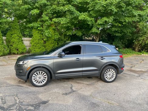 Used 2019 Lincoln MKC Premiere AWD/4WD image 2