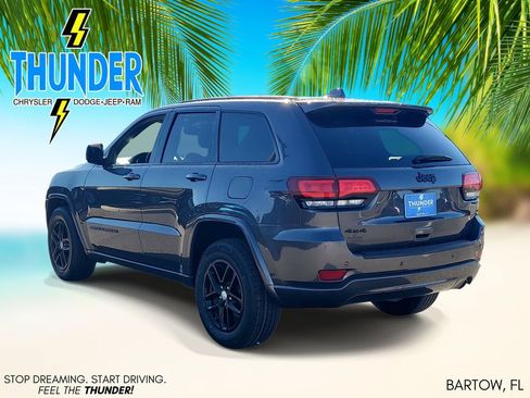 Used 2018 Jeep Grand Cherokee Altitude AWD/4WD image 3