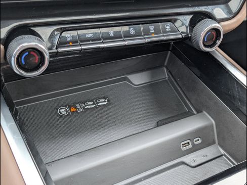 Used 2025 Chevrolet Tahoe High Country w/ Sun And Tow Package image 19