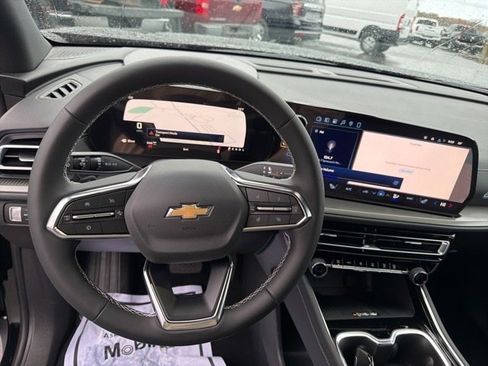 New 2026 Chevrolet Traverse LT image 2