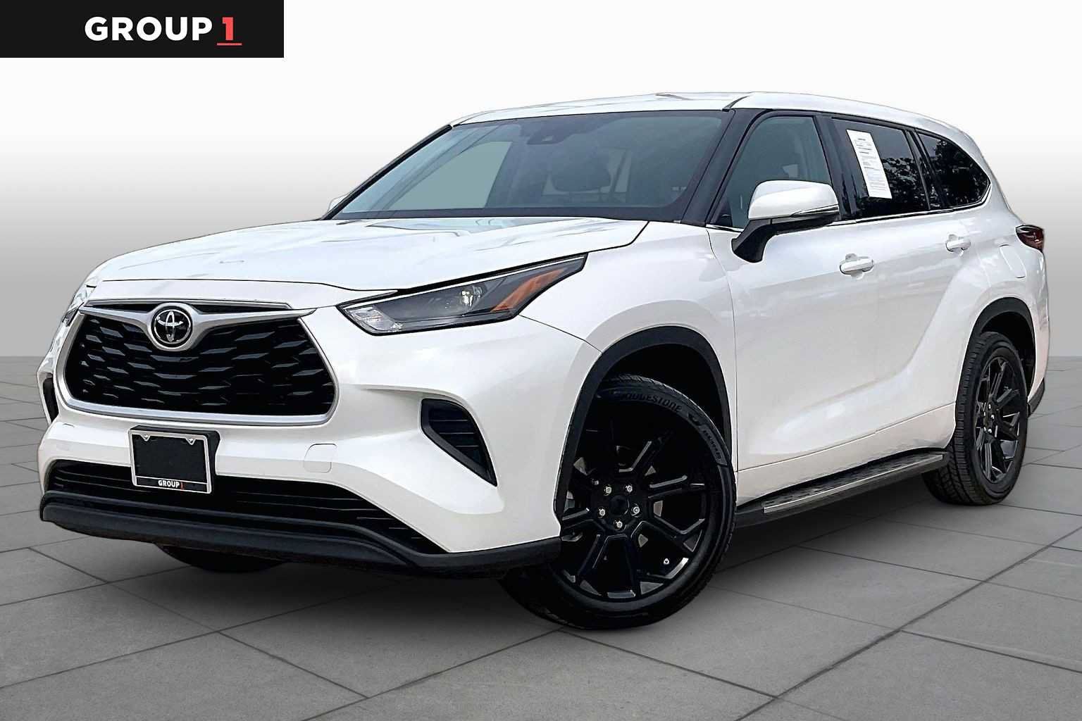 Used 2022 Toyota Highlander L FWD image 1
