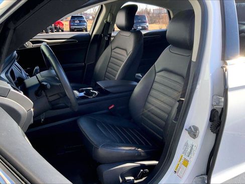 Used 2015 Ford Fusion SE w/ Equipment Group 202A image 22