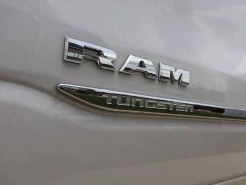 Used 2025 RAM 1500 Tungsten AWD/4WD image 9