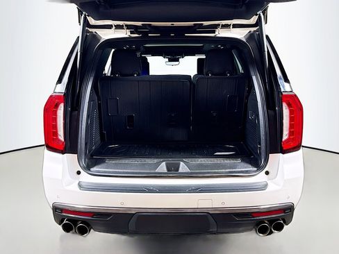 Used 2024 GMC Yukon Denali Ultimate w/ LPO, Floor Liner Package AWD/4WD image 27