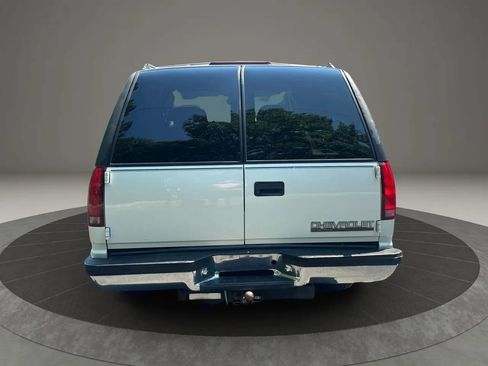 Used 1999 Chevrolet Suburban 2WD w/ Preferred Equipment Group 3 image 6