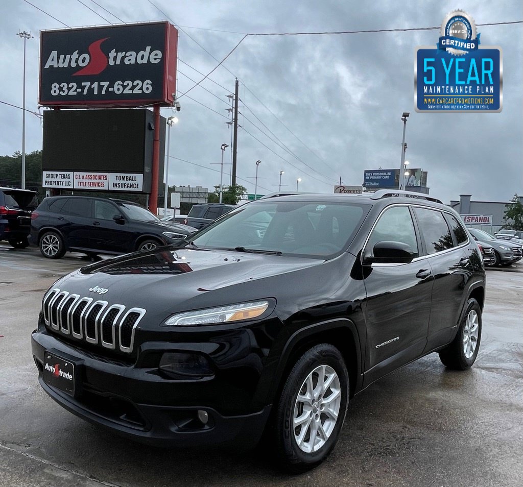 Used 2017 Jeep Cherokee Latitude AWD/4WD image 1