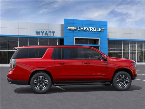 New 2026 Chevrolet Suburban Z71 w/ Z71 Off-Road Package AWD/4WD image 6