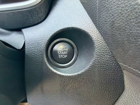 Used 2026 Toyota Corolla Cross XLE AWD/4WD image 31