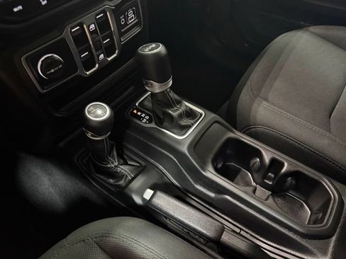 Used 2020 Jeep Wrangler Unlimited Sahara w/ Cold Weather Group AWD/4WD image 20