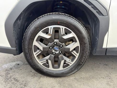 Used 2025 Subaru Forester Premium image 28