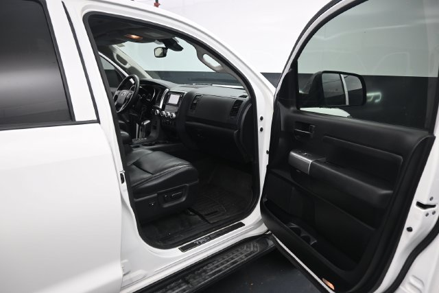 Used 2018 Toyota Sequoia TRD Sport AWD/4WD image 27
