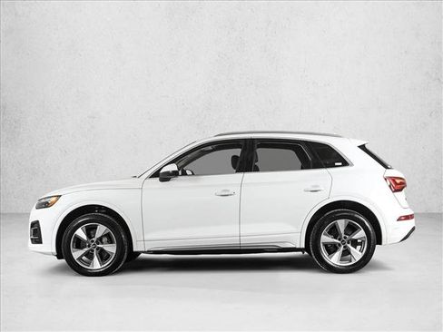 Used 2023 Audi Q5 2.0T Premium w/ Convenience Package image 9